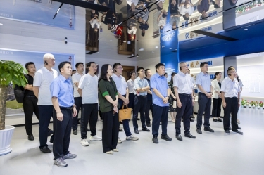 嘉興市工會(huì)企事業(yè)單位民主管理現(xiàn)場(chǎng)會(huì)走進(jìn)景興紙業(yè)